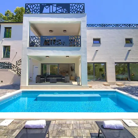 Modruna Mit Privatem Pool By Interhome * Grižane